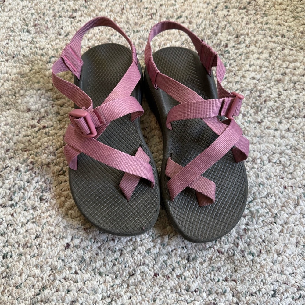 Chaco Women’s Adjustable Strap Classic Sandal Pink Size 8